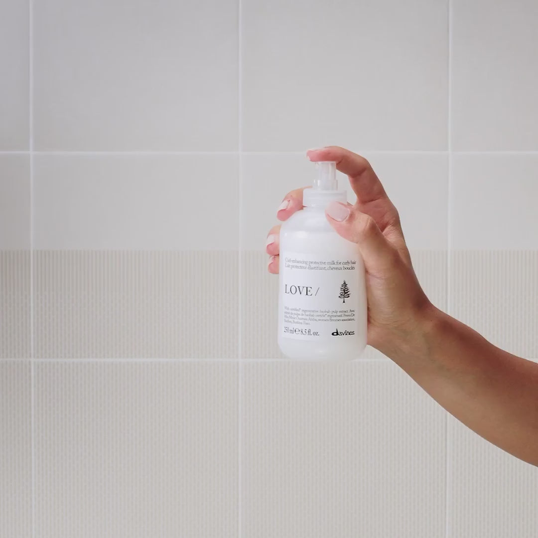 Load video: DAVINES Minu Milk 150ml