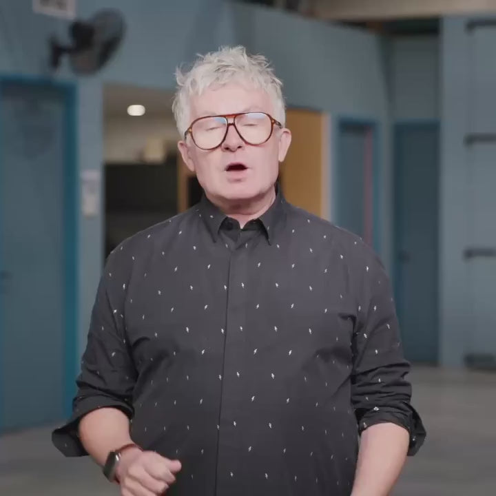 Load video: Kevin Murphy Τρία Προϊόντα Styling για Ελαφρύ Όγκο