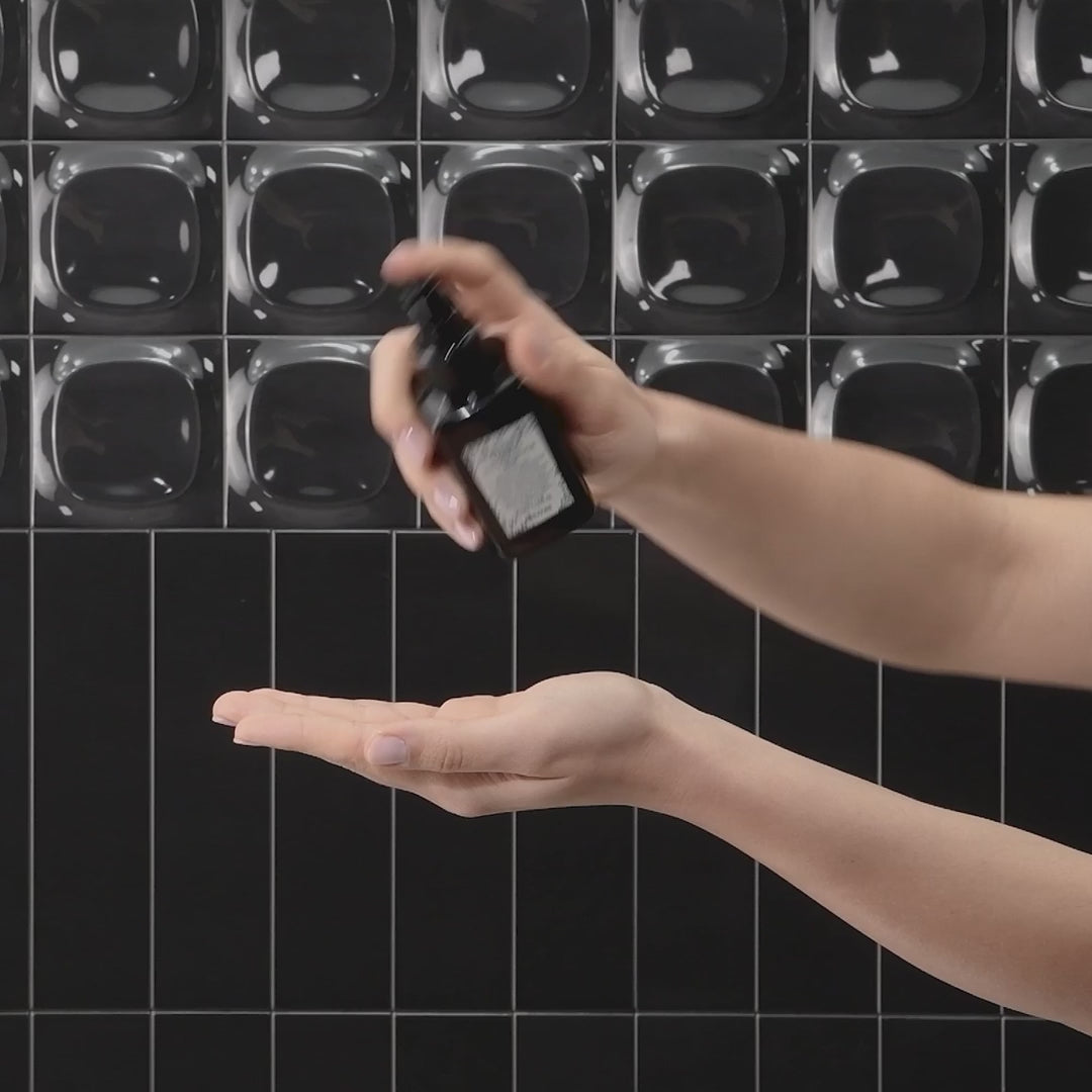 Load video: DAVINES Beautiful Things Restoring Leave-in Mask 90ml
